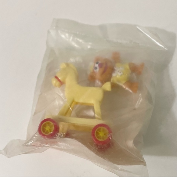 Vintage McDonald's Happy Meal Toys Muppet Babies Fozzie Bear With Horse - Picture 11 of 11